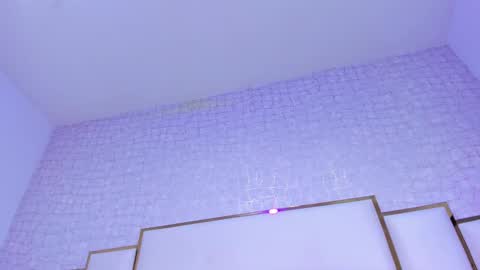 Paola  online show from October 5, 2025, 11:30 am