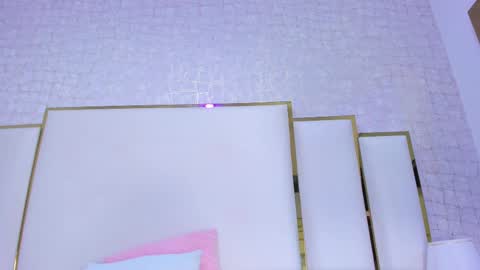 Paola  online show from October 6, 2025, 11:07 am