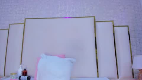 Paola  online show from October 14, 2025, 11:33 am