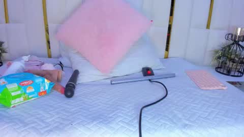 Paola  online show from December 23, 2025, 8:34 am