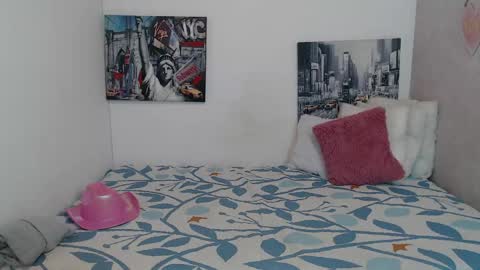 Paola online show from April 21, 2026, 11:38 am