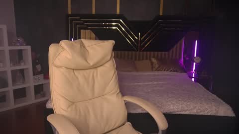 Lia online show from January 30, 2025, 6:10 pm