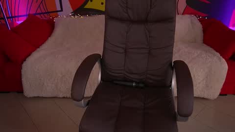 Lia online show from September 13, 2025, 7:41 am