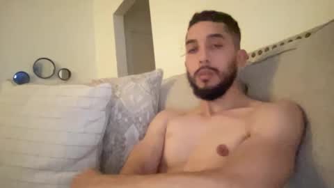 papicubano_guapo23cm online show from December 16, 2024, 5:38 am