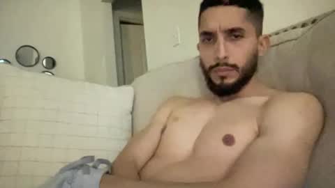 papicubano_guapo23cm online show from January 19, 2025, 6:42 am