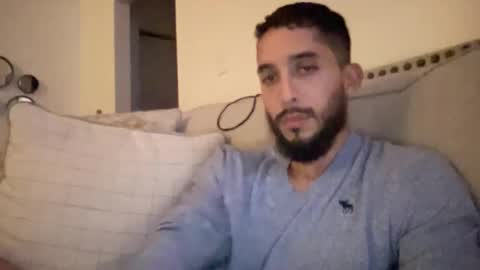 papicubano_guapo23cm online show from October 13, 2025, 5:18 am