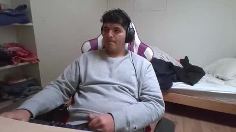 Papito online show from April 22, 2026, 3:24 pm