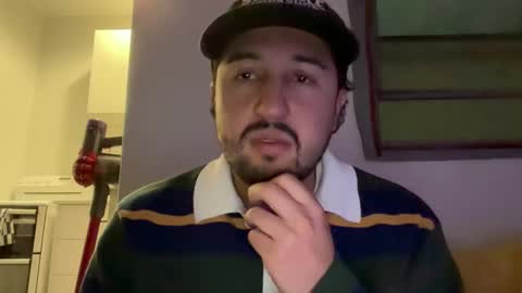 paprika_555 online show from April 17, 2026, 9:56 am