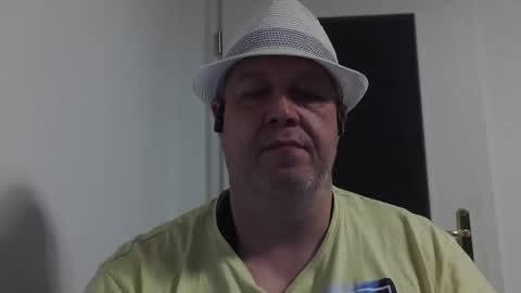 Snapshot of para3214 chatting on November 17, 2025, 3:29 pm para3214 online show from November 17, 2025, 3:29 pm