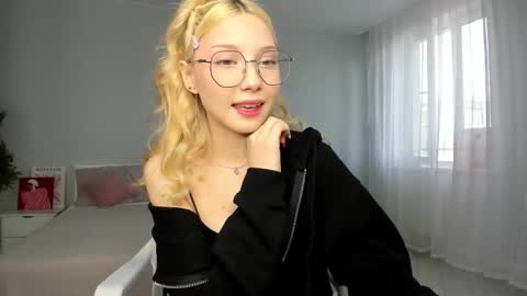 Melena online show from November 15, 2025, 8:11 am