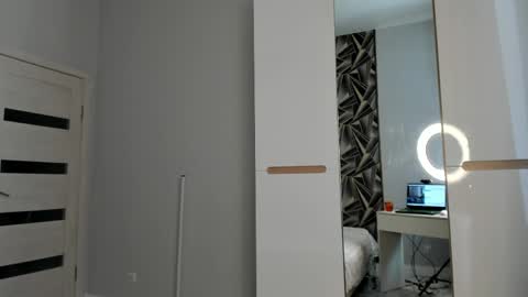 Melena online show from April 22, 2026, 9:11 am