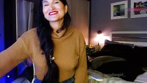 Snapshot of paradisegirl_ chatting on June 3, 2026, 9:53 pm My alter ego Betinna Flowers - a tattooed Miss - Are you missing me come in here - online show from June 3, 2026, 9:53 pm