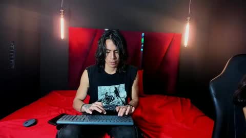 paranoidtemptaion_ online show from February 13, 2025, 12:11 pm