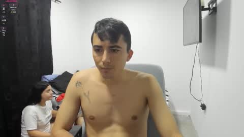 Snapshot of pareja_curiosa19 chatting on December 15, 2025, 12:04 am pareja_curiosa19 online show from December 15, 2025, 12:04 am