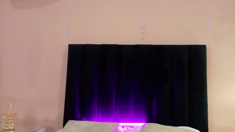 Paris online show from March 4, 2026, 1:28 pm