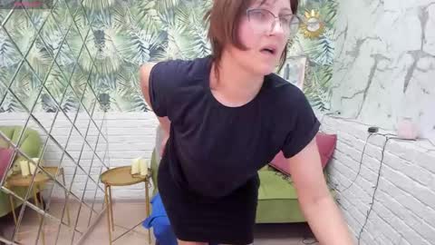 Paris online show from January 9, 2025, 2:33 am