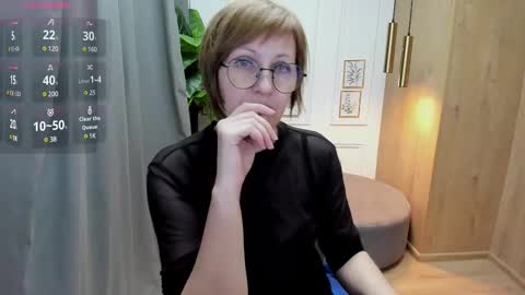 Paris online show from March 12, 2025, 1:30 pm