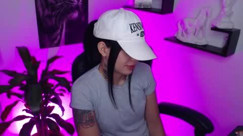 Snapshot of paris_dangelo chatting on February 25, 2025, 12:47 am Paris D angelo online show from February 25, 2025, 12:47 am