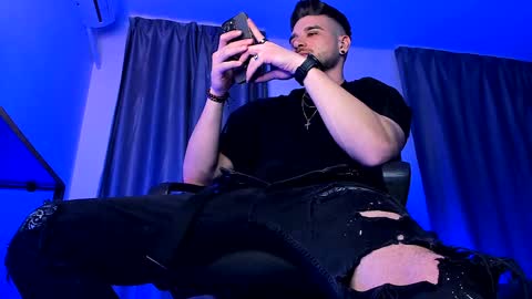 Paris online show from January 18, 2025, 1:30 am