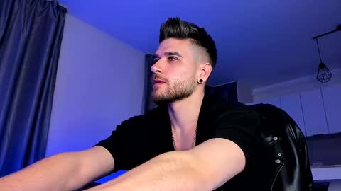 Paris online show from February 12, 2025, 3:51 am