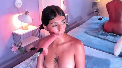 Paris online show from December 13, 2024, 4:27 pm