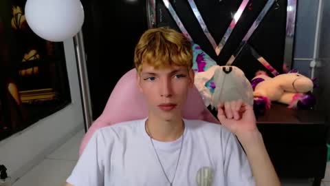 park_jimin1 online show from September 22, 2025, 12:07 pm