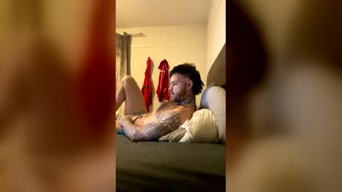 parkertom525 online show from April 11, 2026, 10:47 pm