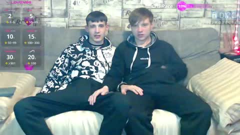 Snapshot of passionate_bonds chatting on May 3, 2026, 3:34 am Max tall dark-haired guy with tattoos and Phil blond-haired online show from May 3, 2026, 3:34 am