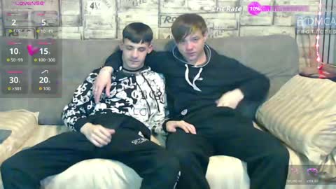 Snapshot of passionate_bonds chatting on May 11, 2026, 2:17 am Max tall dark-haired guy with tattoos and Phil blond-haired online show from May 11, 2026, 2:17 am