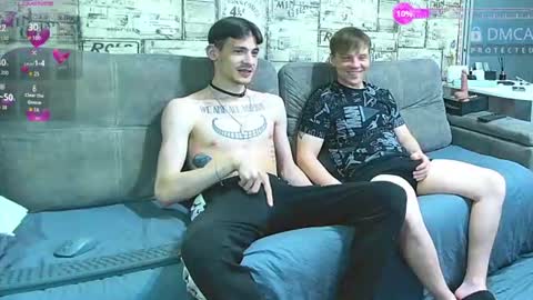 Snapshot of passionate_bonds chatting on June 18, 2026, 2:01 am Max tall dark-haired guy with tattoos and Phil blond-haired online show from June 18, 2026, 2:01 am