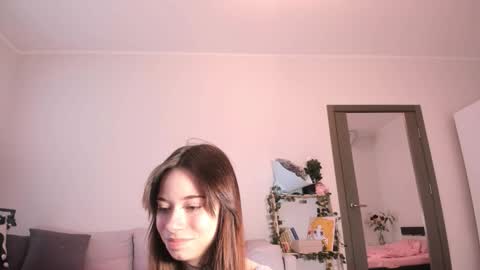 Bella online show from November 25, 2025, 3:39 am