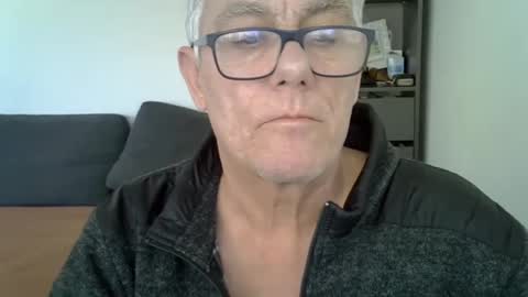 patrick5275 online show from January 17, 2025, 12:31 pm