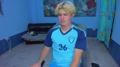 .... online show from October 25, 2025, 6:35 pm