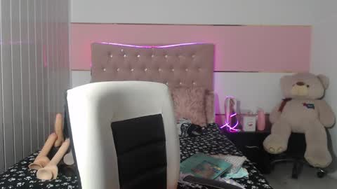 patty squirt87 online show from February 20, 2025, 2:51 am