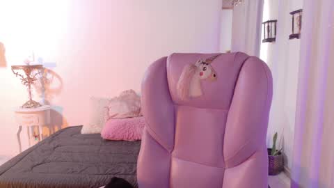 Snapshot of pau_cute chatting on May 7, 2026, 8:47 pm Sofa online show from May 7, 2026, 8:47 pm