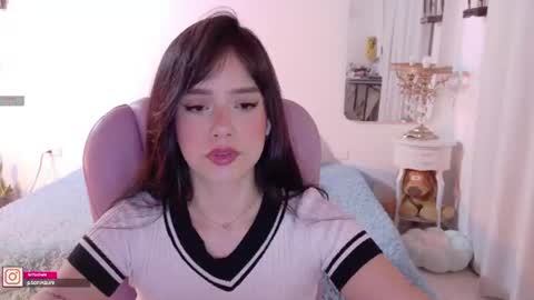 Snapshot of pau_cute chatting on July 10, 2026, 8:44 pm Sofa online show from July 10, 2026, 8:44 pm