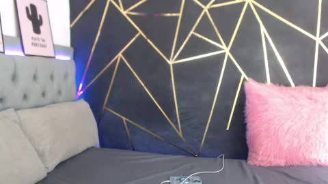 paulina online show from April 24, 2026, 1:24 pm