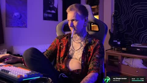 Snapshot of paul_razor chatting on June 4, 2026, 8:59 pm Paul online show from June 4, 2026, 8:59 pm