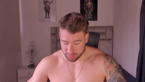 PAUL ROGER online show from January 9, 2026, 6:42 pm