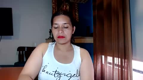 PAULA online show from January 8, 2025, 7:34 pm