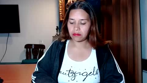 PAULA online show from January 9, 2025, 2:11 am