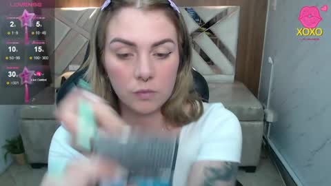 Snapshot of paula_b_ chatting on May 7, 2026, 4:12 pm Paula online show from May 7, 2026, 4:12 pm