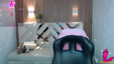 Snapshot of paula_b_ chatting on May 9, 2026, 12:54 pm Paula online show from May 9, 2026, 12:54 pm