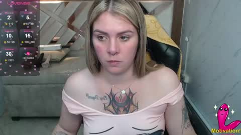 Snapshot of paula_b_ chatting on May 23, 2026, 1:04 pm Paula online show from May 23, 2026, 1:04 pm