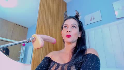 Pau online show from September 14, 2025, 12:37 pm