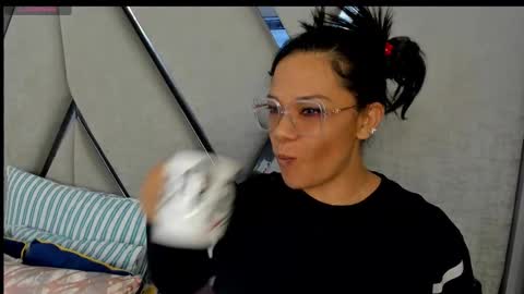 Paula online show from March 2, 2025, 9:22 pm