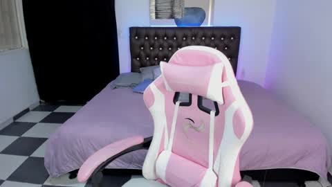 CALL ME PAULA  online show from February 20, 2025, 2:02 pm