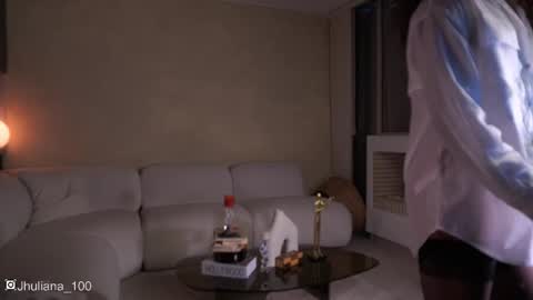 Paula online show from December 3, 2025, 10:30 pm