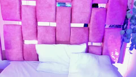 paulette_dupont_ online show from September 28, 2025, 3:01 am