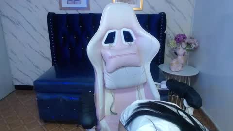 Live 800am 200pm COLOMBIAN HOUR online show from February 13, 2025, 4:28 pm